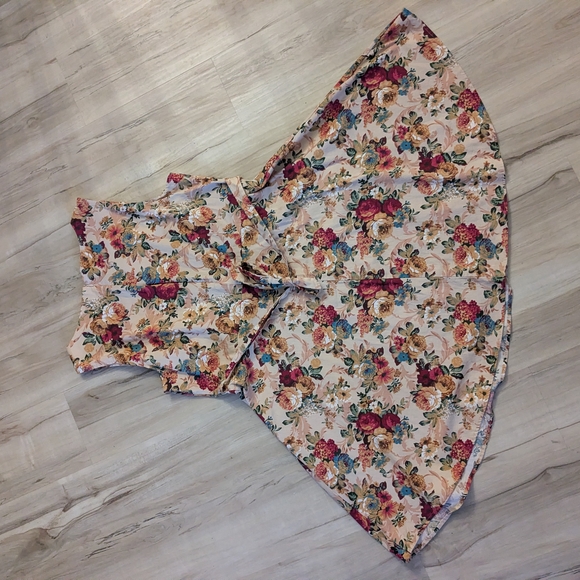 Floral Sleeveless Dress with Multicolor Blooms - Picture 2 of 2